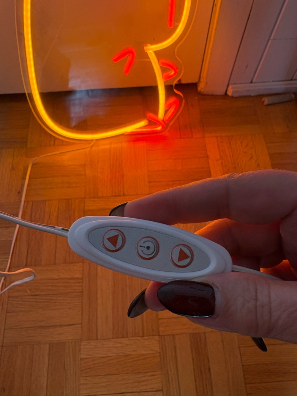 Capybara Neon light - Picture 3 of 4